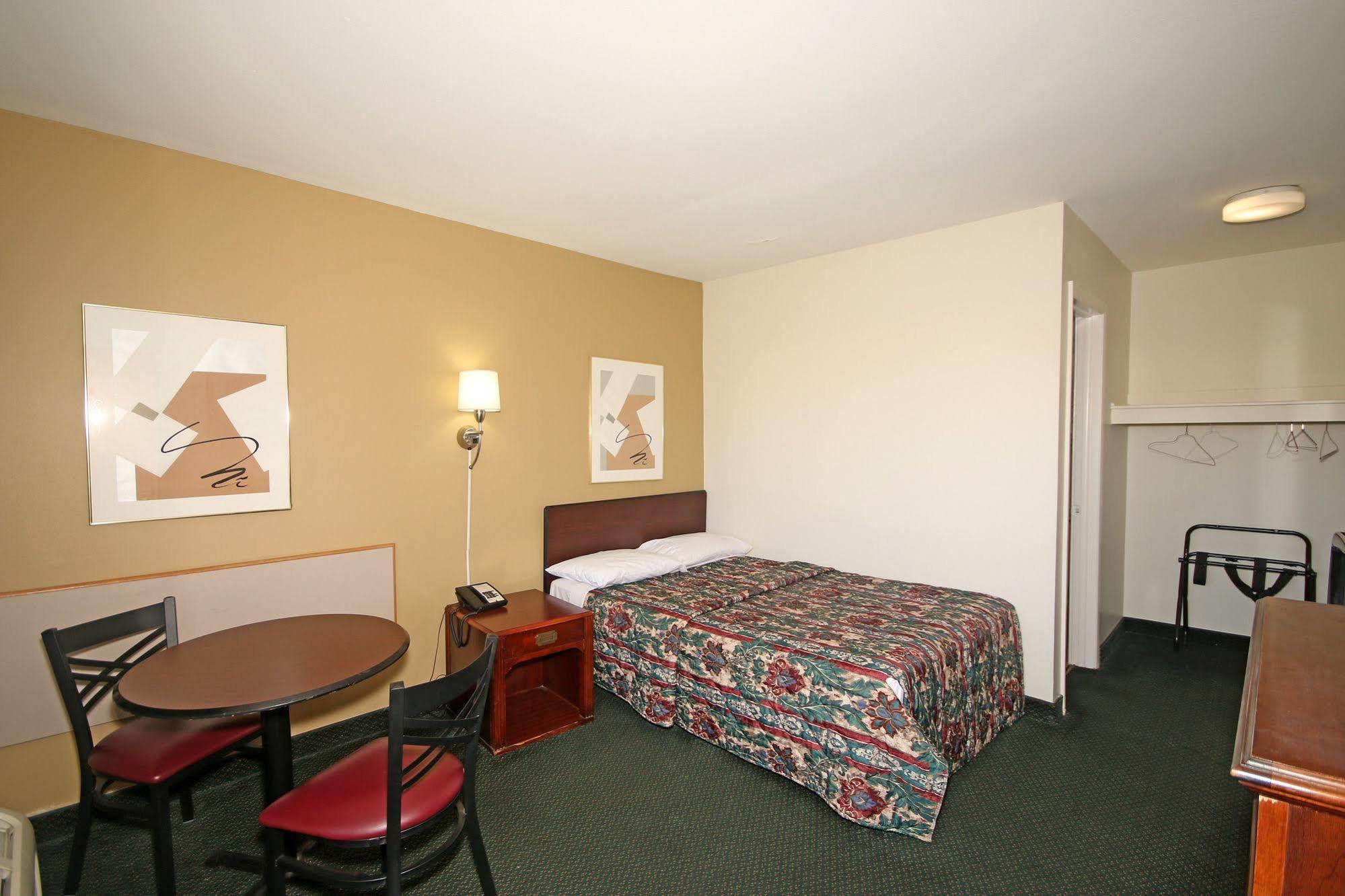 Royal Inn And Suites Charlotte Airport Dış mekan fotoğraf