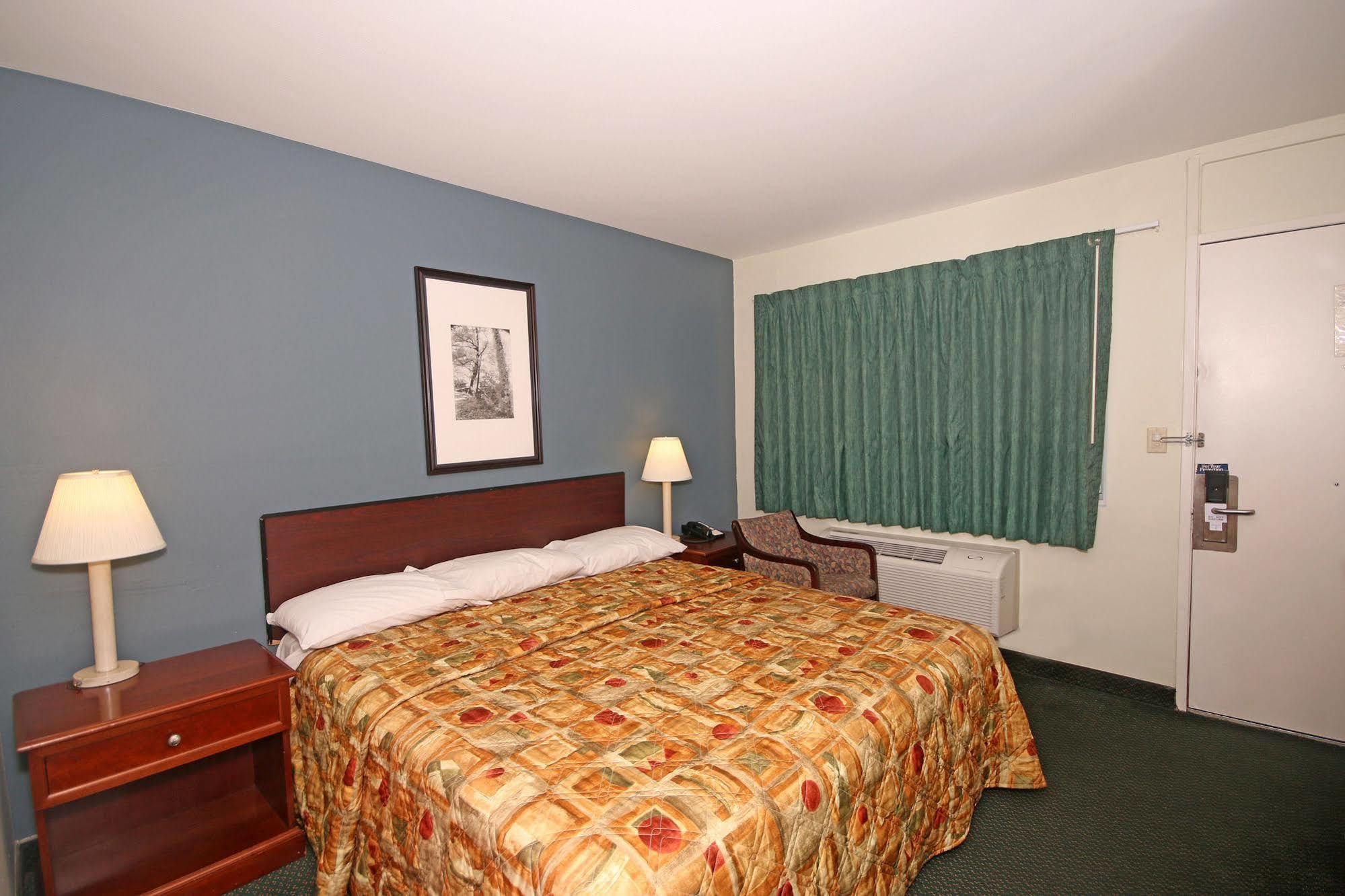 Royal Inn And Suites Charlotte Airport Dış mekan fotoğraf