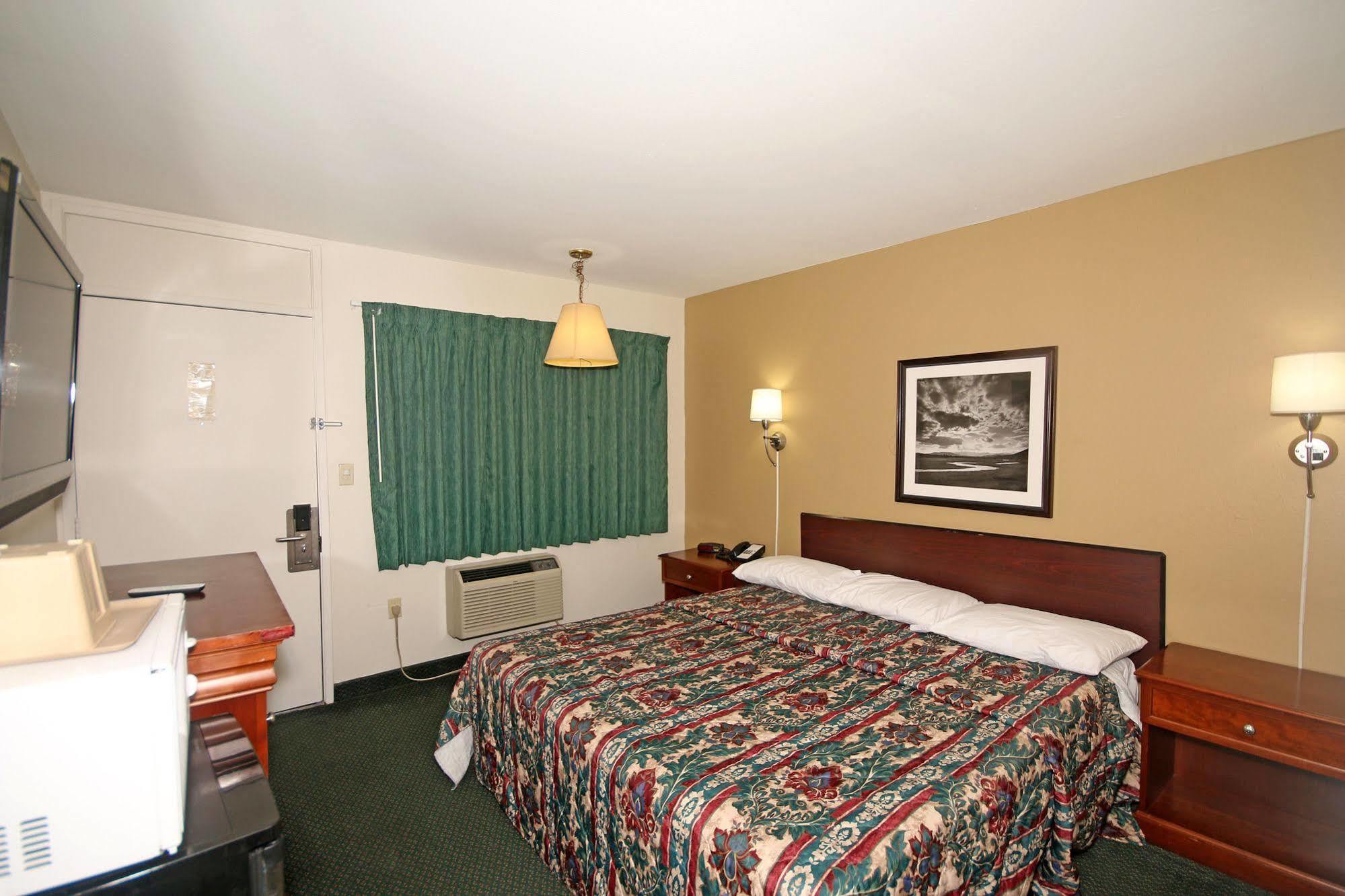 Royal Inn And Suites Charlotte Airport Dış mekan fotoğraf